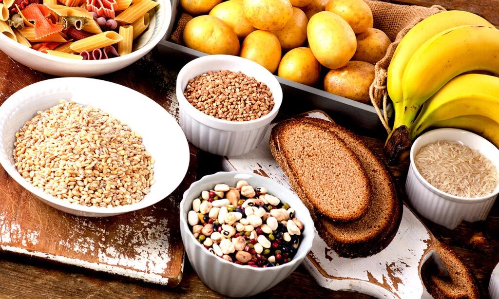 Продукты относящиеся к сложным углеводам таблица продуктов. Полезные углеводы картинки. Углеводы. Макароны медленные углеводы. Быстрые углеводы список продуктов таблица.