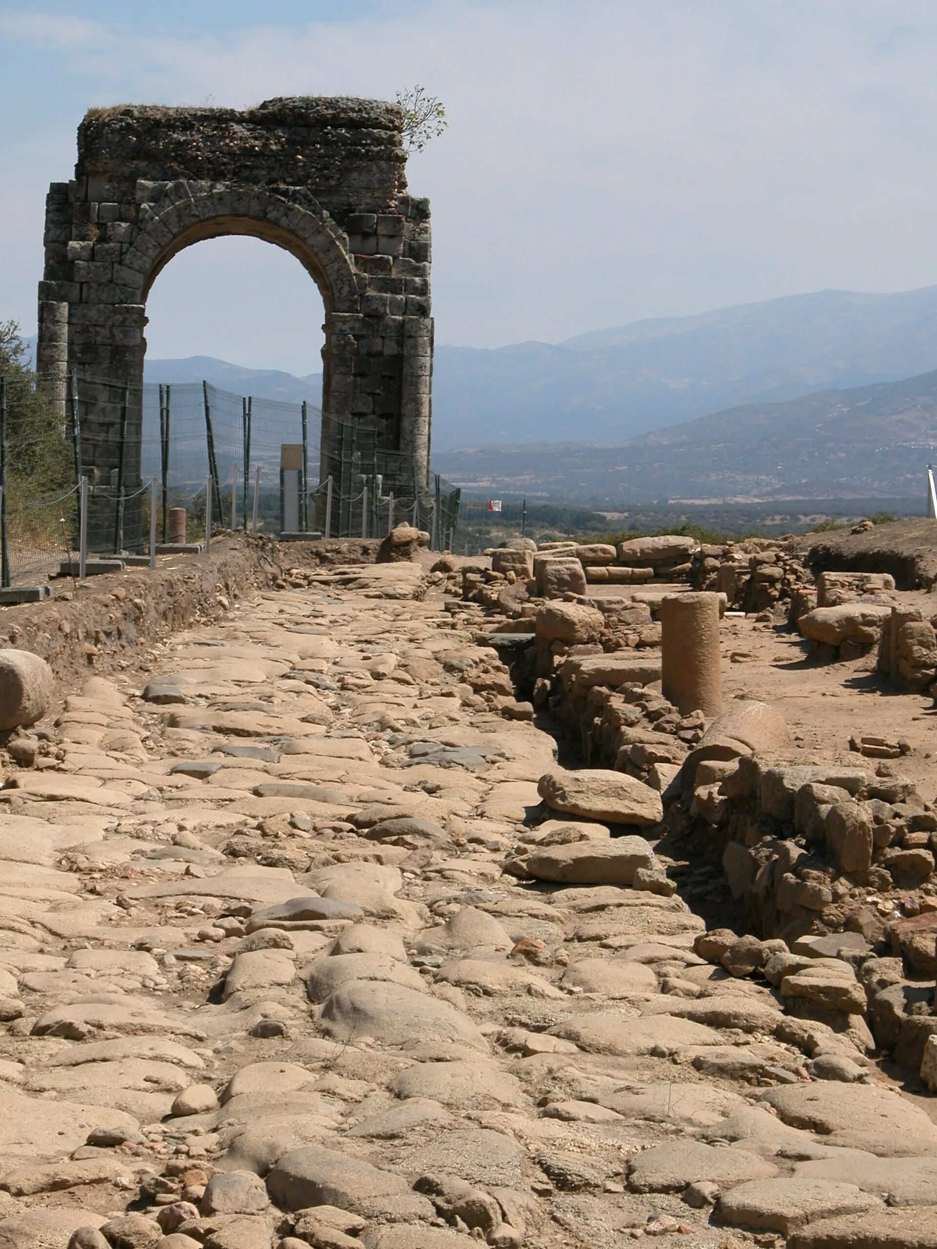 Античные дороги. Римские дороги. Древние римские дороги. Античная дорога. Остатки древнего Рима.