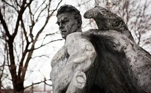 Вучетич москва