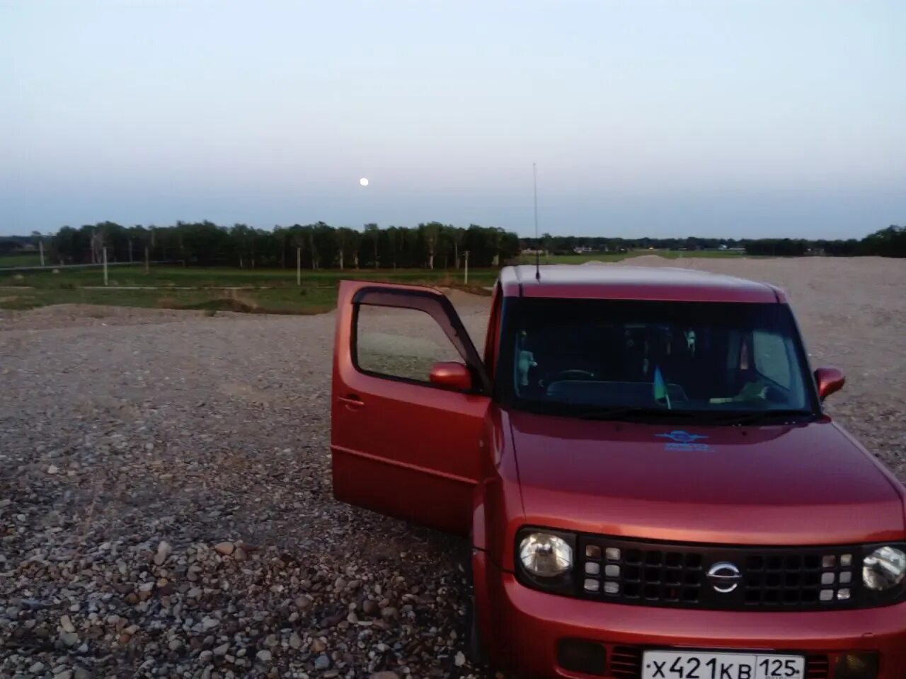 Nissan cube raider. Ниссан куб левый руль. Ниссан куб 2004 года руль левый. Ниссан куб аналоги. Ниссан куб 3 левый руль.