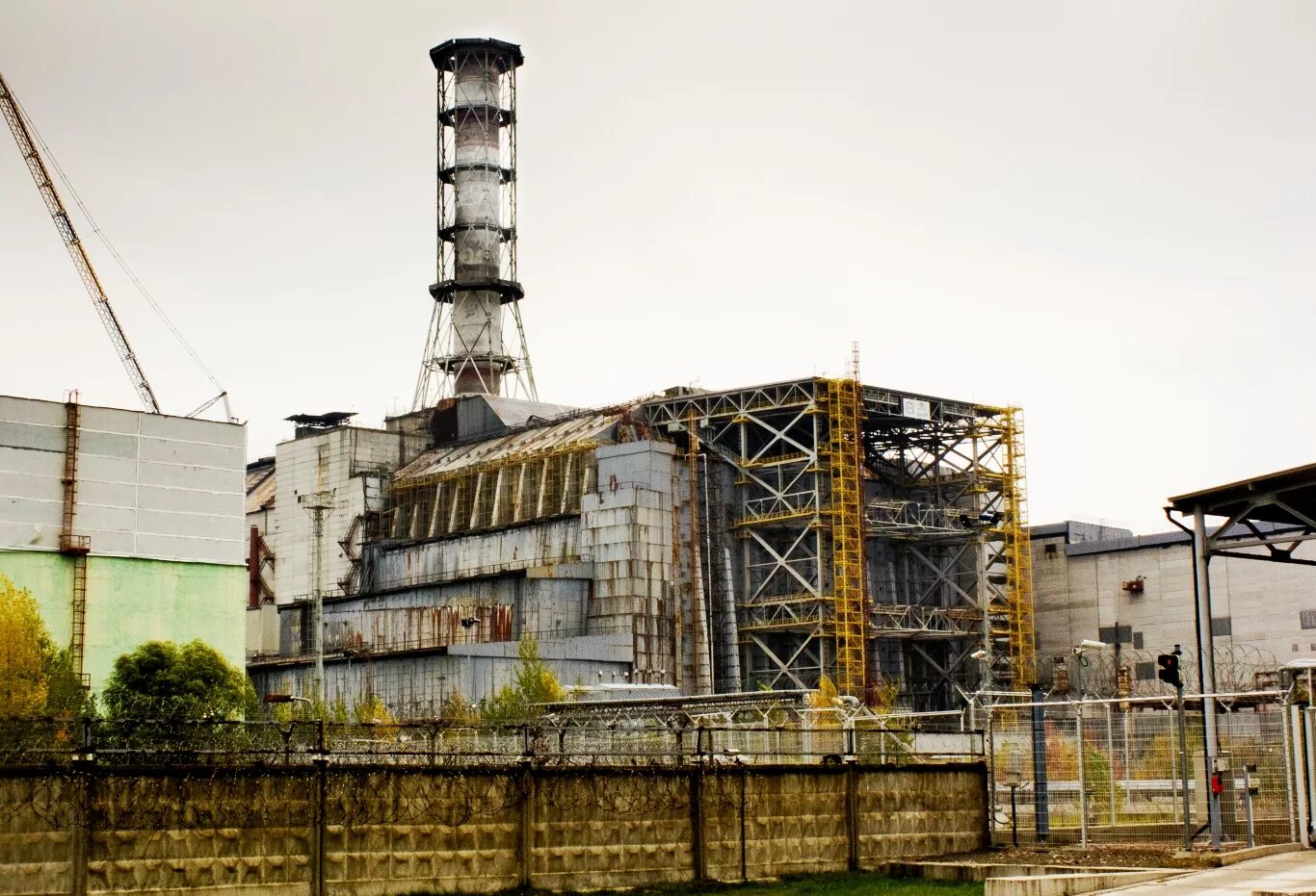 Чернобыльская АЭС Припять. Чернобыль Припять АЭС. ЧАЭС 2005. АЭС Припять 2021. Чернобыль chernobyl