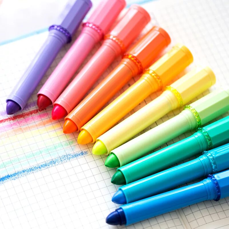 Цветные ручки. Цветные фломастеры. Карандаши и фломастеры. Цветные ручки и карандаши.