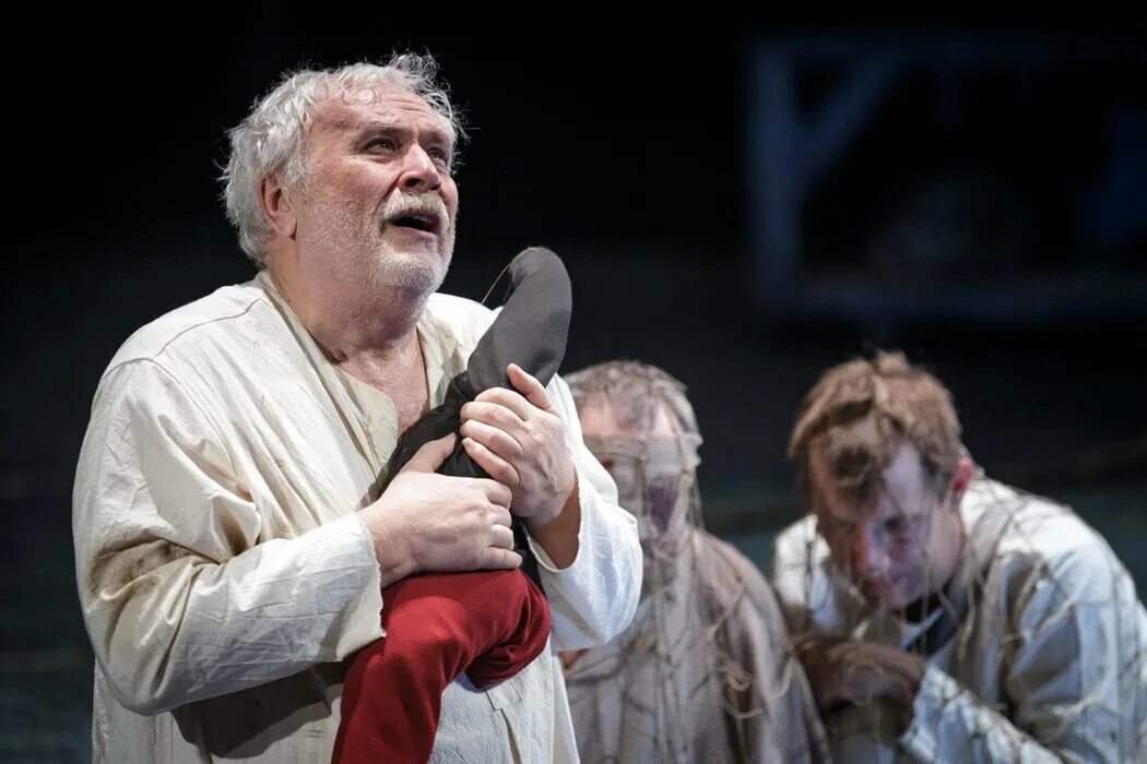 Король лир театр сатирикон. Гамлет. Король лир спектакль малый театр. Король пьеса. Борис невзоров король лир.