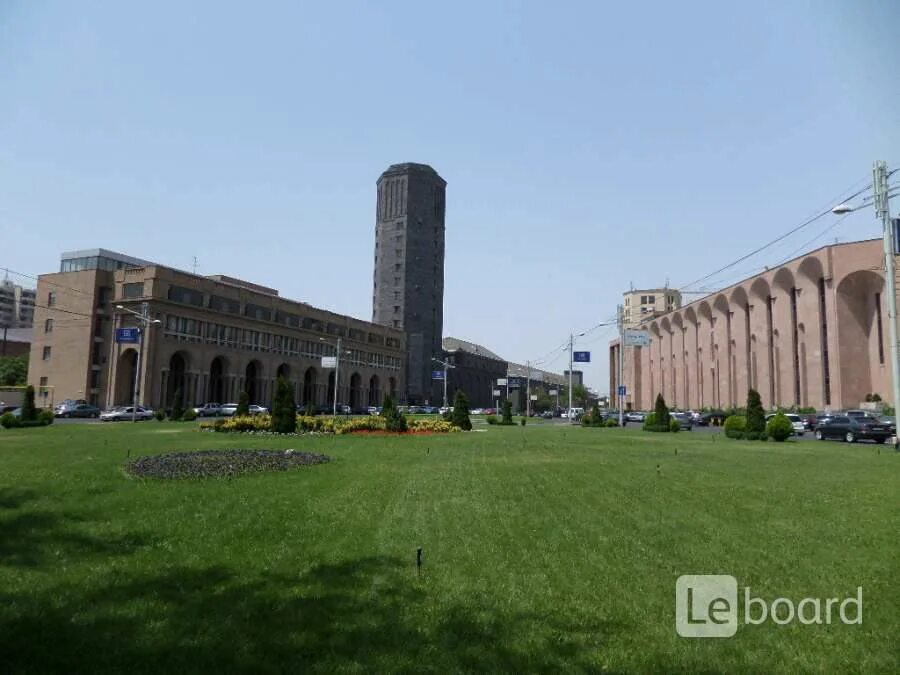 Дом москвы в ереване. Город ереван проект туманяна дом правительства. московский культурно-деловой центр дом москвы в ереване. дом в центре еревана.