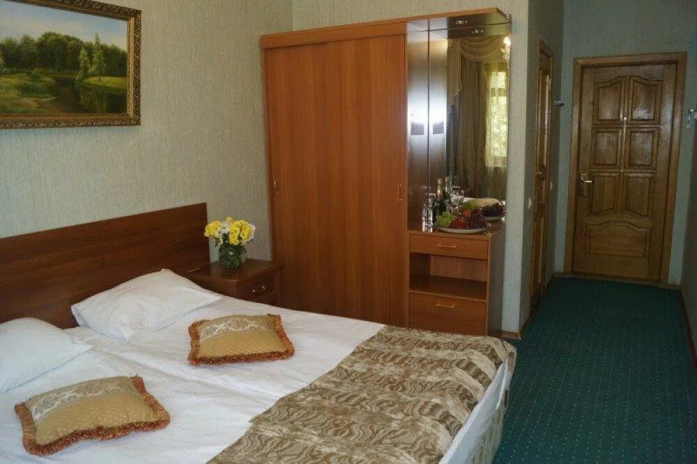 Саяны номера. Саяны номера. Гостиничный номер эконом одноместный. Город минусинск гостиница саяны. Саяны номера.