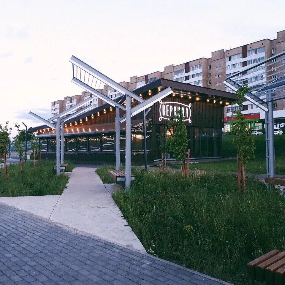 Terra park набережные челны. Веранда кафе набережные челны. Веранда набережные челны. Челны кафе с верандой. Кафе терраса набережные челны.