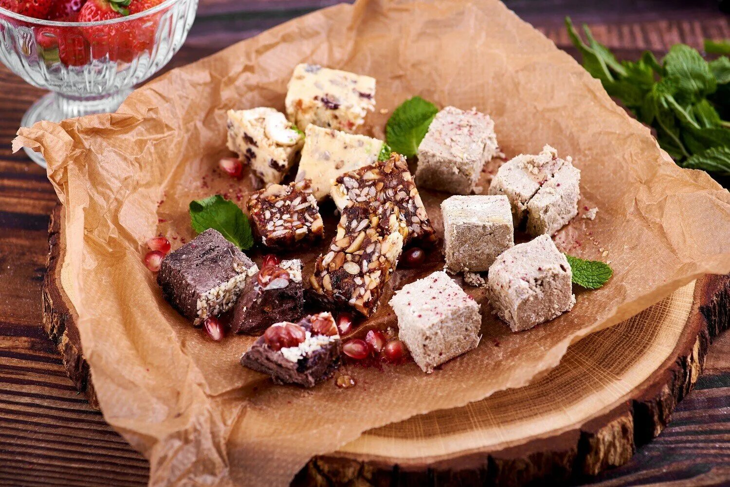 Кухня дагестана сладкое. Халва + пахлава + рахат лукум. Халва + пахлава + рахат лукум. Баклава кадаиф. Дагестанские сладости.