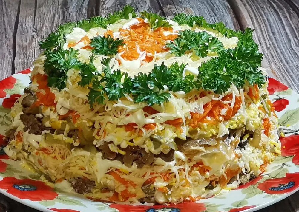 Салат из печени простой и вкусный рецепт. Салат из печени. Печеночный салат. Салат осенний с курицей. Салат «осеннее настроение».