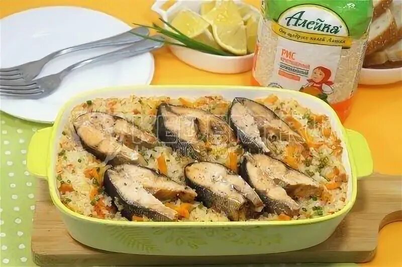Горбуша в духовке с овощами и рисом
