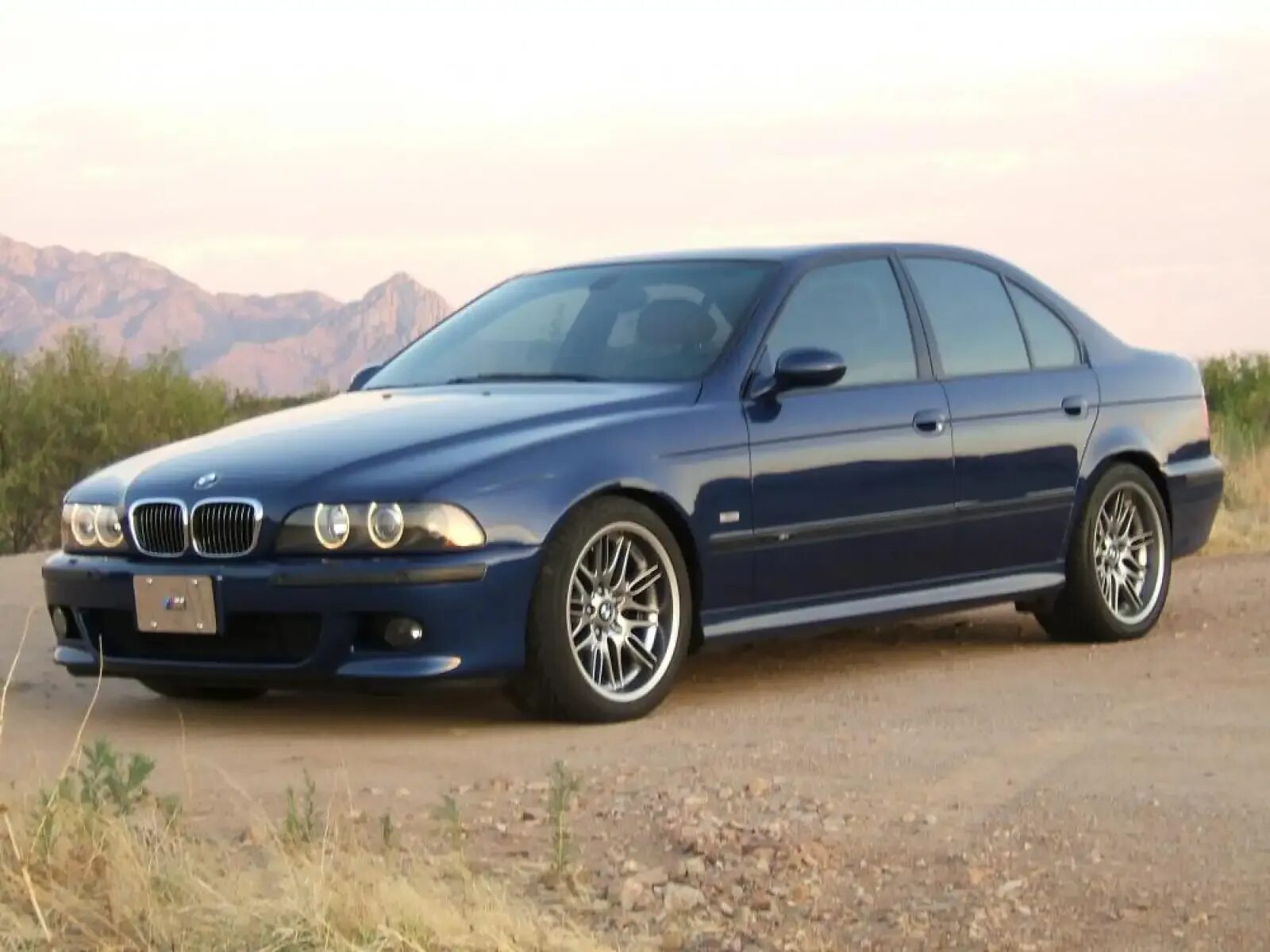 Бмв 5 2001 года. Bmw 5 2001. Bmw 5 2001. Bmw 530i 2001. Bmw 525i 2001.