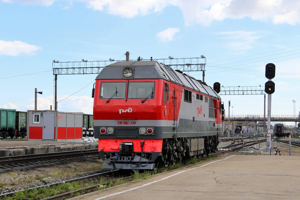 Тэп70бс-249. Тэп70бс межвагонные. Поезд Ульяновск станция 3. Ульяновск-Центральный (станция). Железная дорога ульяновск