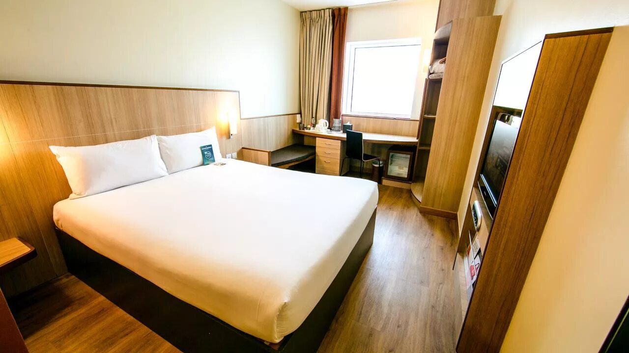 Ибис Аль барша отель. Ibis al Barsha 3*. Ibis Hotel al Barsha Dubai 3* (Дубаи-Аль барша). Ibis al Rigga 3 Дубай. Аль барша дубай отзывы