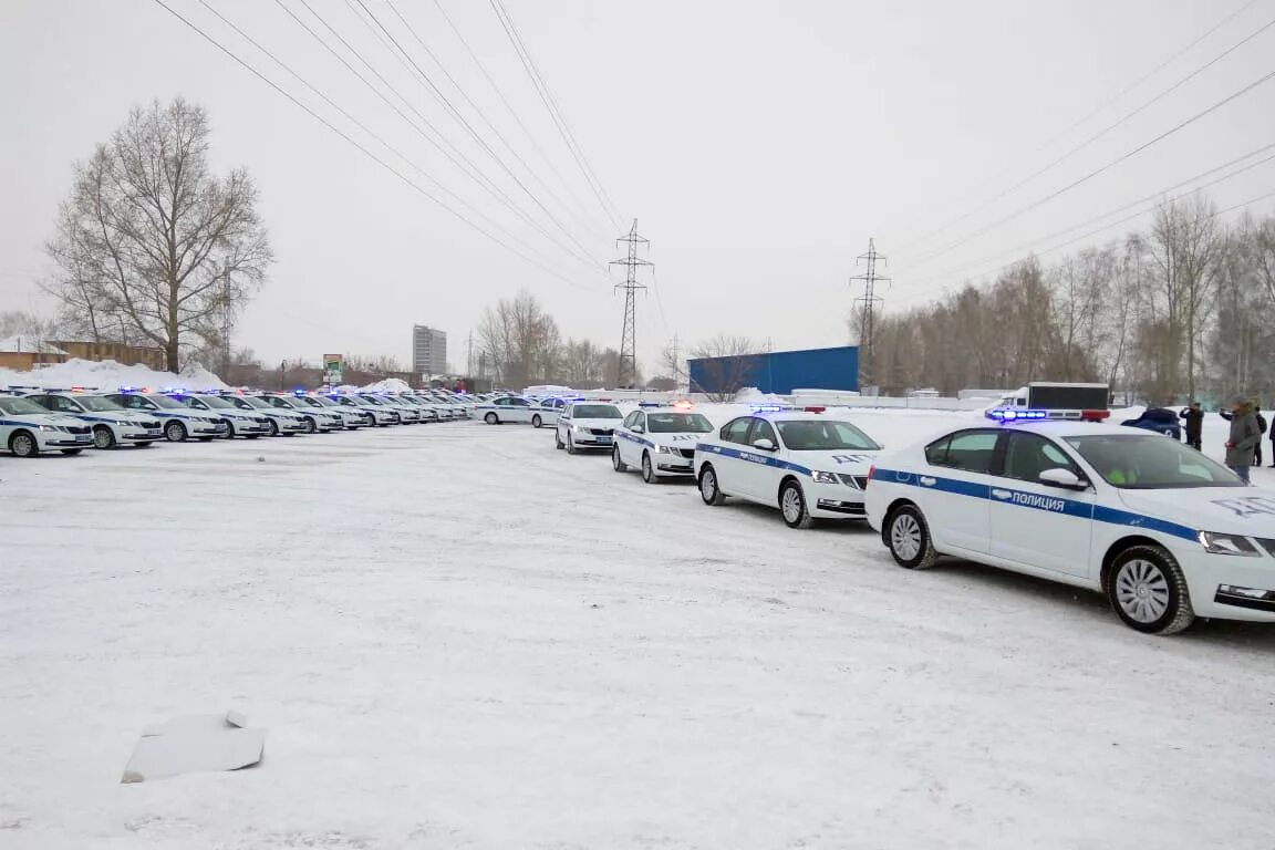 Куйбышев барабинск авто. Шкода ДПС Новосибирск. Полицейская машина сопровождения. Патрульный автомобиль ГИБДД Шкода.