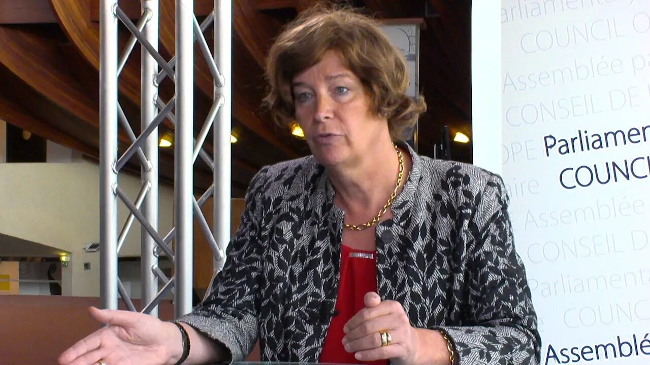 Петра де. Петра морце. Петра де суттер до смены пола. Петра де суттер. Петра де.