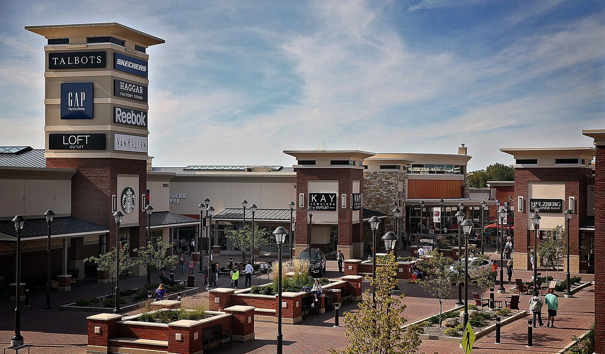 Woodbury common premium outlets в нью-йорке. аутлет джерси гарденс магазины. аутлет сша. аутлет в америке. аутлет coach в нью джерси.
