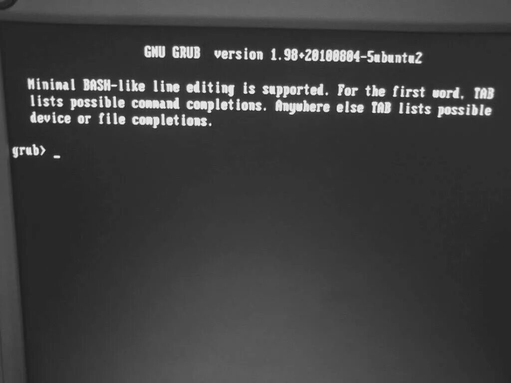 Bash like line editing is supported. Minimal Bash like line editing is supported. Экран Grub. Grub загрузчик. Region is not supported