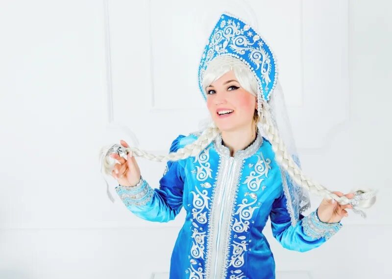 песенка снегурочки. визит деда мороза и снегурочки на дом афиша. однажды в россии снегурочка песня. дед мороз и снегурочка фотосессия. клип на песню снегурочка к метов.