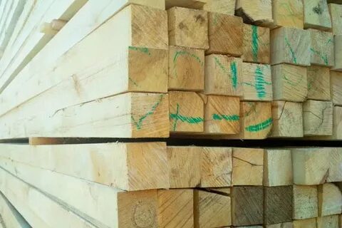 Деревянный брус из осины имеет форму