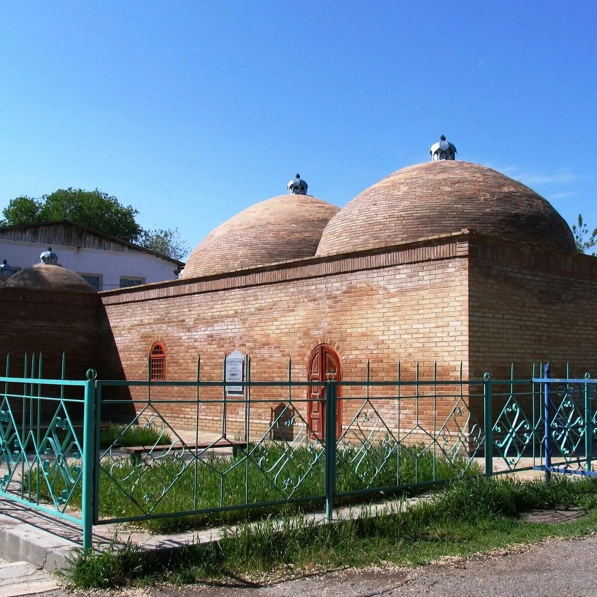 Баня тараз. Восточная баня Кали Юнуса. Баня Кали Юнуса Казахстан Тараз. Тараз Аулие Ата. Древний Тараз исторические памятники.