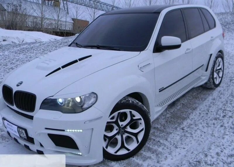 Лобовой х5 е70. БМВ х5 е70. BMW x5 e70 White. BMW x5 e70 обвес. BMW x5 e70 белый.