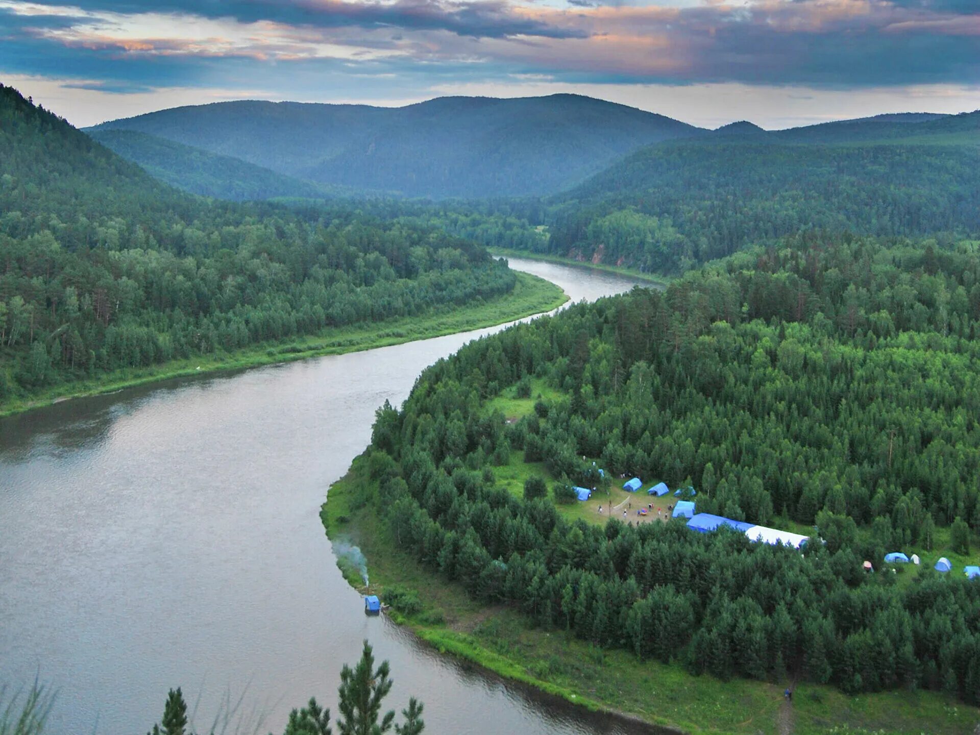 Красноярск край ру. Река Мана Красноярск. Река Мана Красноярский край. Река Мана Манская петля. Мана река в Красноярском крае.