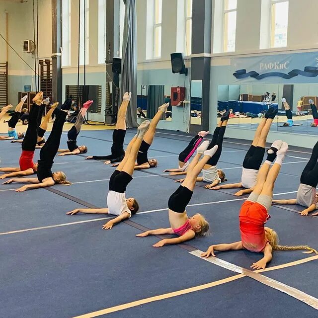 рафкис акробатика на выборгском шоссе. рафкис лето. хореография рафкис. рафкис на выборгском шоссе. гимнастические трюки для детей.