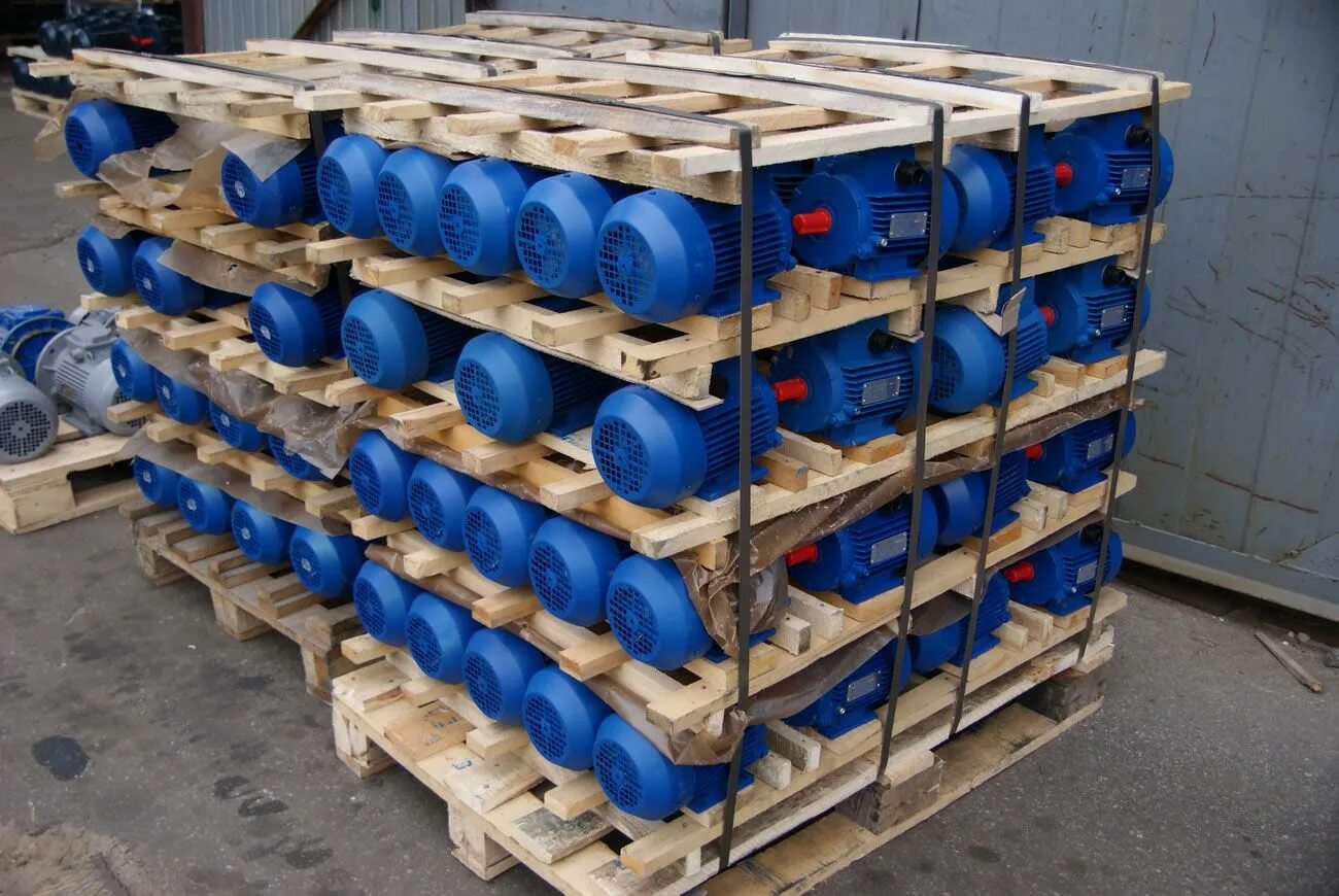 Кассетница ironbox max hard 300. Хранение моторных. Хранение моторных. Стеллаж для бочек с маслом. Склад для хранения смазочных материалов.