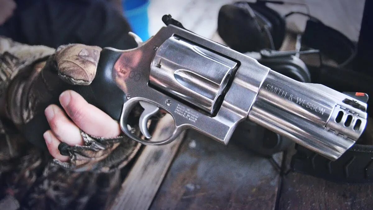 Револьвер 500. .500 S&W Magnum. Смит-Вессон 500 Магнум. Револьвер Магнум 500. 50 Магнум револьвер.