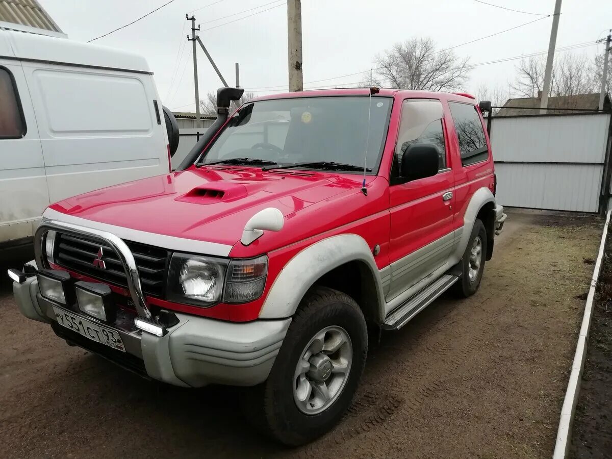 Мицубиси паджеро бу купить в россии. 1994 Mitsubishi Pajero II. Mitsubishi Pajero 3 дверный 1994. Красный Паджеро 2. Паджеро коротыш белый 3500.