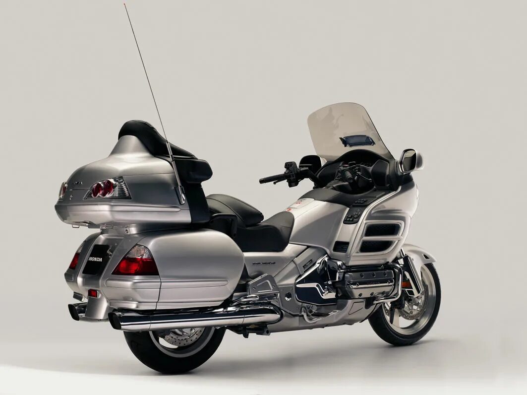 Goldwing 1800. Honda gl1800 Gold Wing. Honda Gold Wing 1800. Мотоцикл Honda Gold Wing gl1800. Мотоциклы Хонда gl1800 Gold Wing.