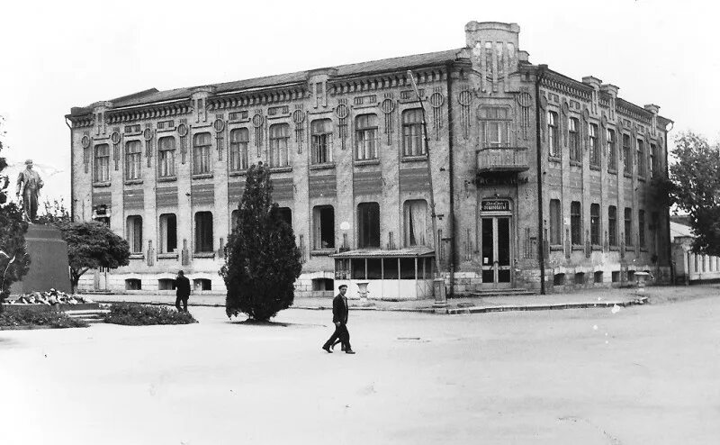 история города благодарного ставропольского края. бывшая гостиница лувр георгиевск. георгиевск ставропольского. благодарный. георгиевская крепость георгиевск.