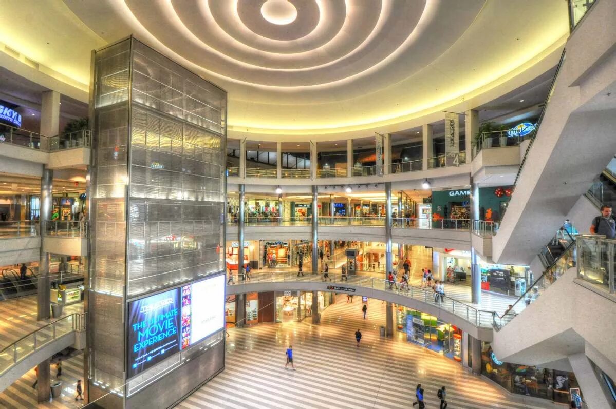 Торговый центр 8 букв. Самый красивый торговый центр в мире. Shopping Centre Mall разница. Торговый центр Вселенная. Bayside торговый центр.