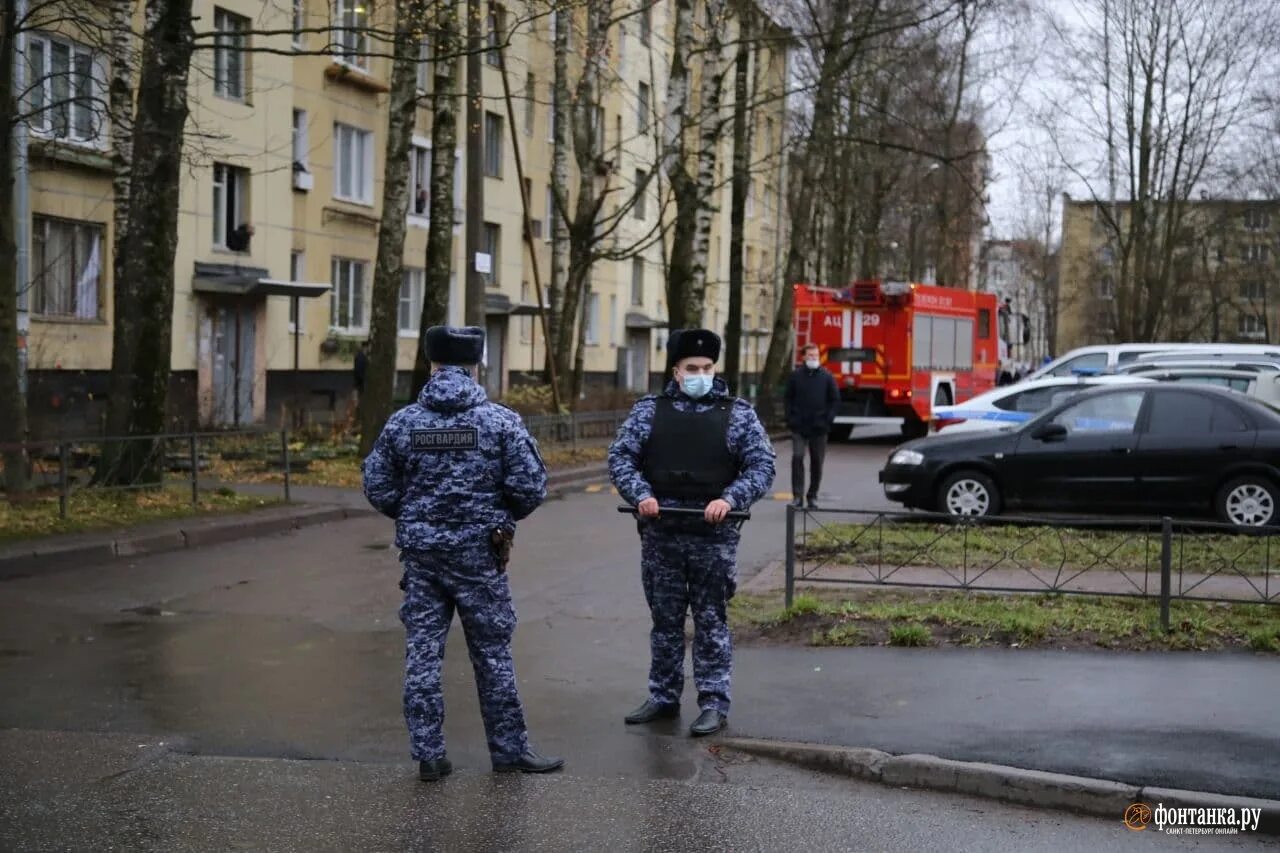 Мужчина взял в заложники. В Колпино захват. Криминальный Петербург.