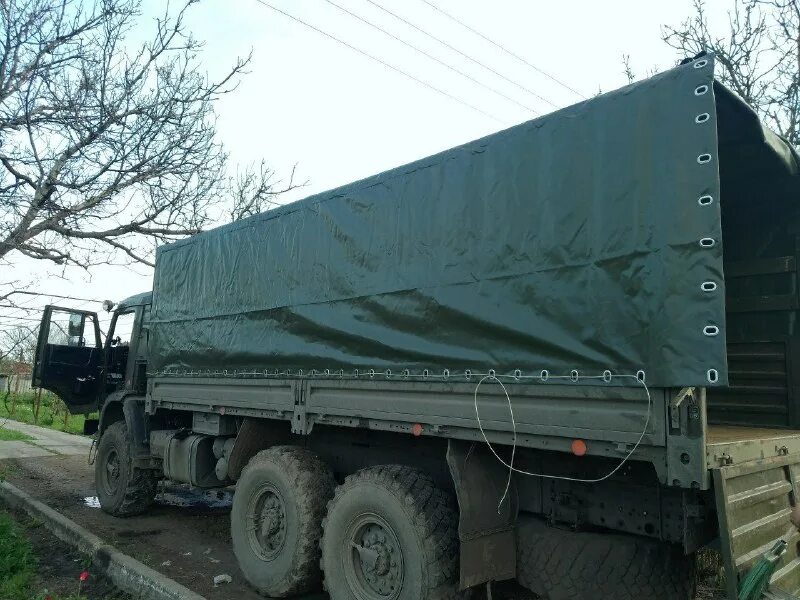 Камаз 53501 бортовой с тентом. Камаз 5350 и 53501. Тент на камаз 53501. Камаз-5350 мустанг. Тент на камаз 53501.
