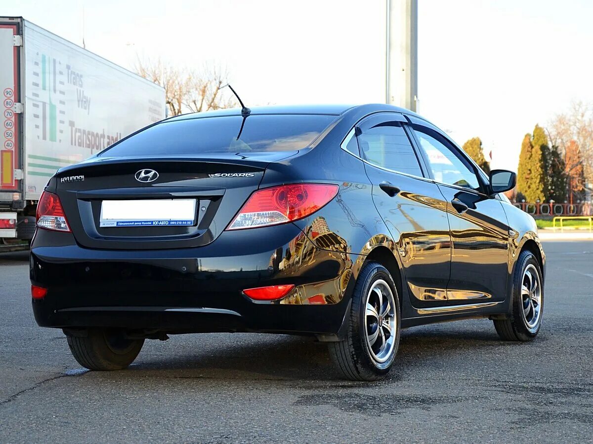 Hyundai solaris 2014 1. Hyundai solaris 2013 хэтчбек. Хундай солярис новый 2016. Hyundai solaris 1 рестайлинг белый. Solaris me.