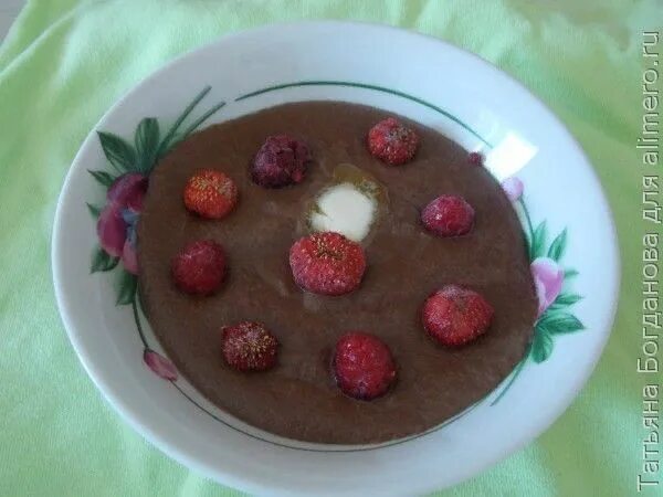 Манная каша с какао. Шоколадная манная каша. Коричневая манная каша. Манная каша с какао на молоке. Манка с какао.