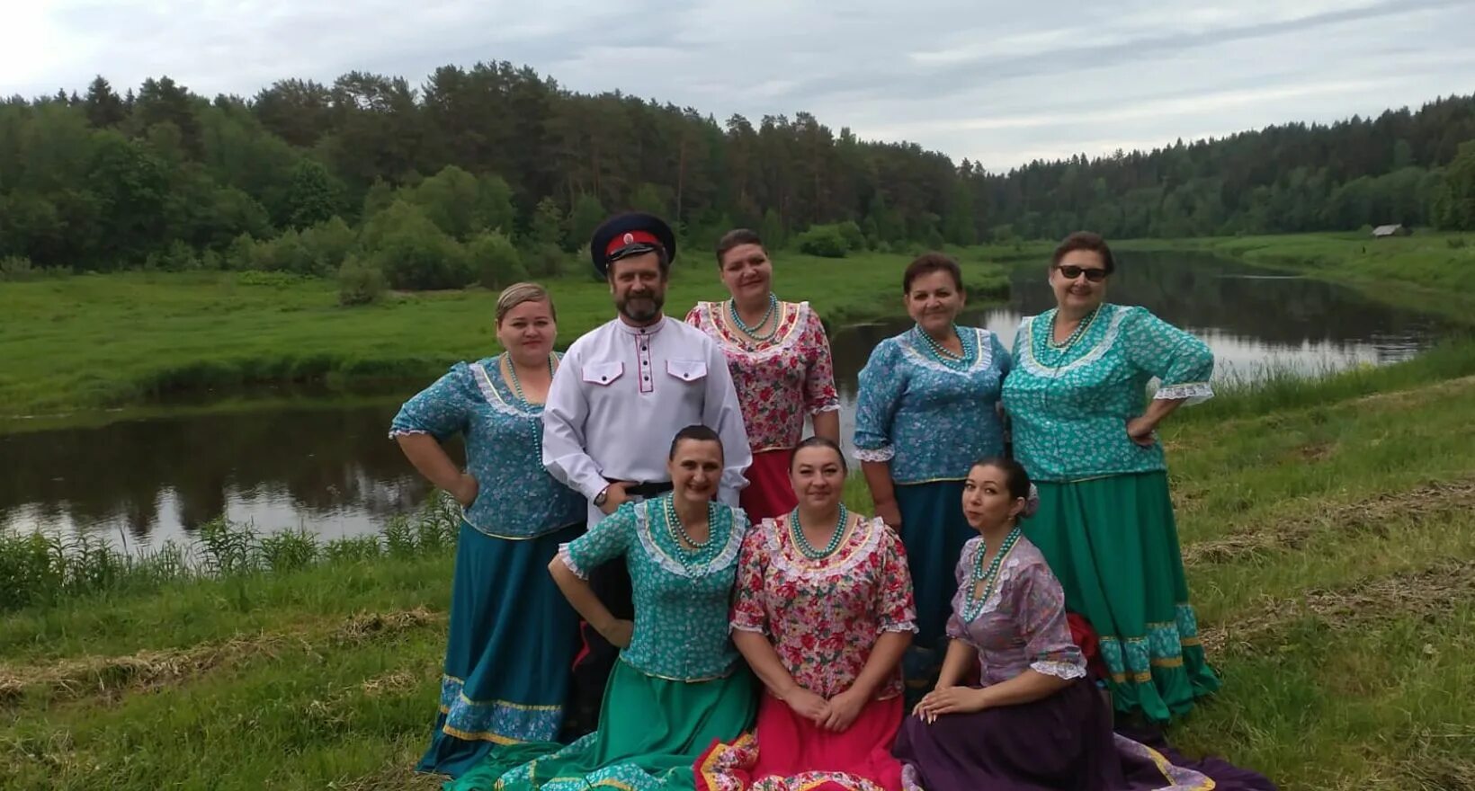 Кдц кировского района. Шахунья ансамбль родные просторы. Фестиваль родные просторы. Костюм женский просторы родные.