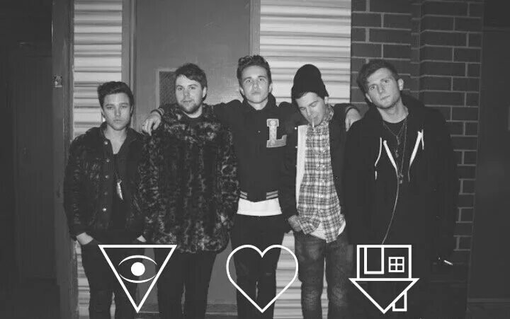 The neighbourhood sweater weather клип. Neighbourhood dangerous. The neighbourhood обложка. Группа the neighbourhood. Группа the neighbourhood.