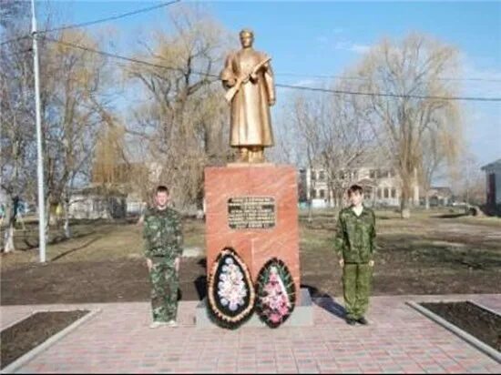 Достопримечательности Старомышастовская станица. Станица Старомышастовская Краснодарский край достопримечательности. Памятники в станице Старомышастовская. Станица Старомышастовская Краснодарский достопримечательности.