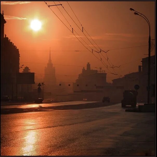 Раннее утро в Москве. Утро в городе. Утренний город. Раннее утро в городе.