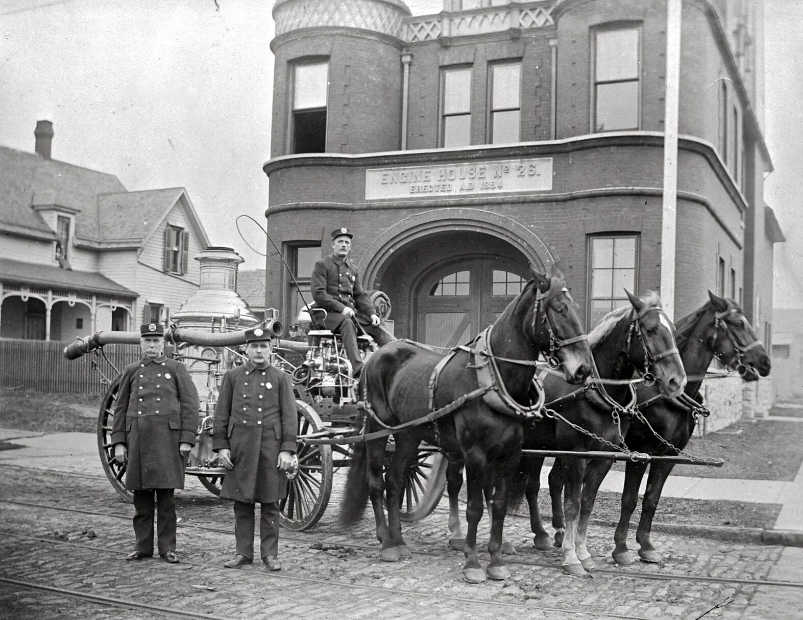 Пожарная машина Вандерберг 1901. Первые пожарные. Старинные пожарные. Первая пожарная команда.