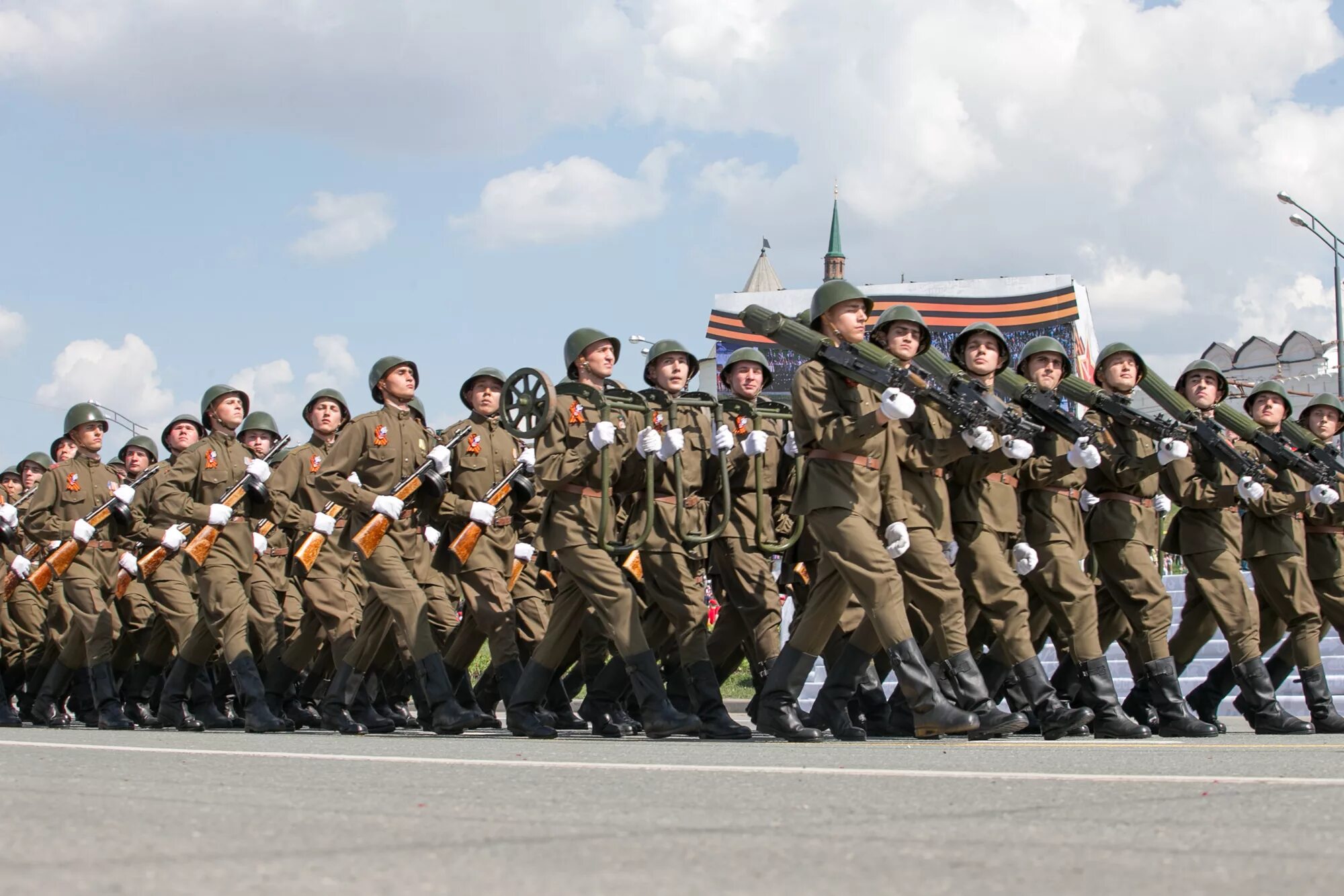 Парад Победы 2010. 9 Мая парад Победы. Парад Победы Казань.