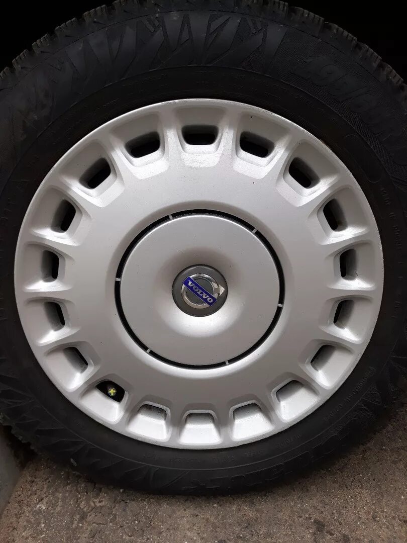 Колпаки на опель омега а. Колпаки на volkswagen golf 4 r15. Колпаки volvo r16. Ниссан жук колпаки на колеса. Колпаки на диски r16 фольксваген т5.