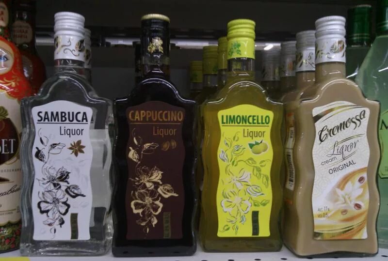 магазин ликеров. малибу ликёр красное белое. 7 л. ликер канари. Eckes edelkirsch ликер.