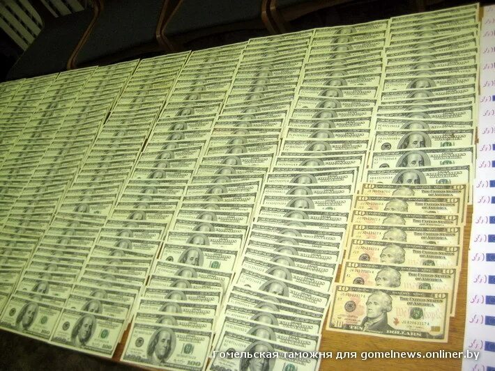 15000 долларов в белорусских. Много денег белорусских. миллиард долларов для беларуси.
