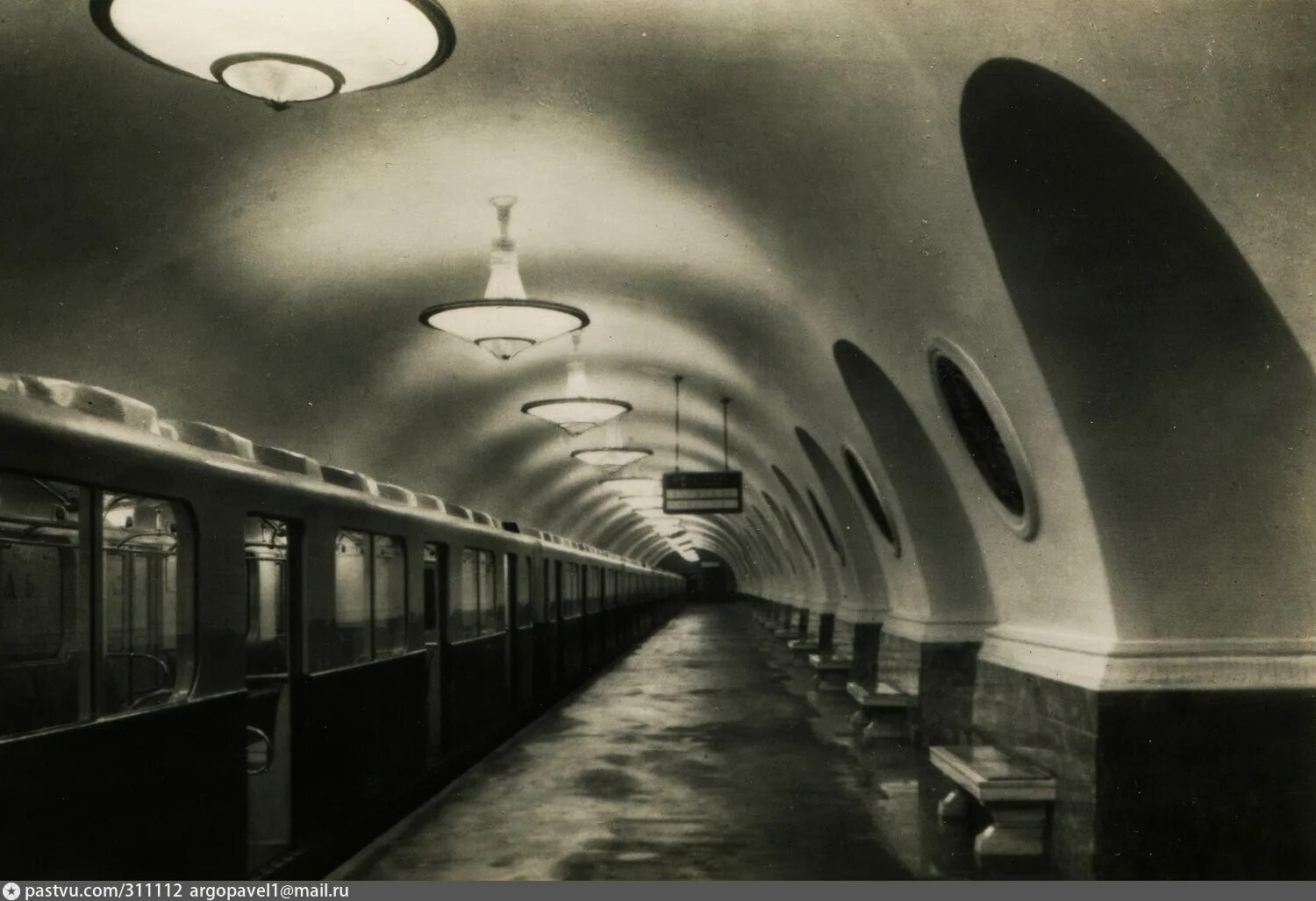 1955 год открытие метрополитена в санкт-петербурге. Метро площадь восстания 1955. Метро 1955 год. 1955 год открытие метрополитена в санкт-петербурге. 15 ноября 1955 года открылся ленинградский метрополитен.