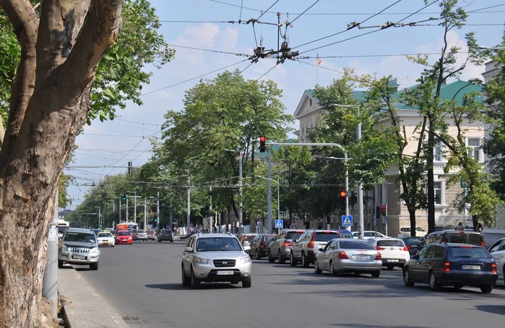 кишинев исторический центр. детская больница на улице букурешть. улица штефана чел маре в кишиневе. кишинев улица александру чел бун. кишинев ул.