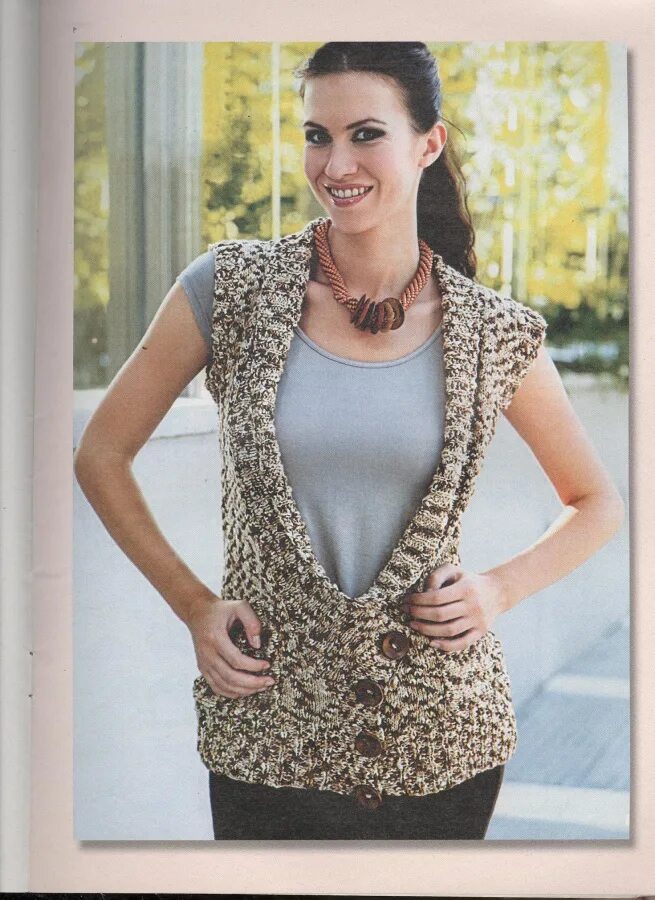 Жилетка с вырезом. Топ с вырезом. Трикотажный жилет. Жилетка мужская с глубоким вырезом. Жилетка с вырезом.