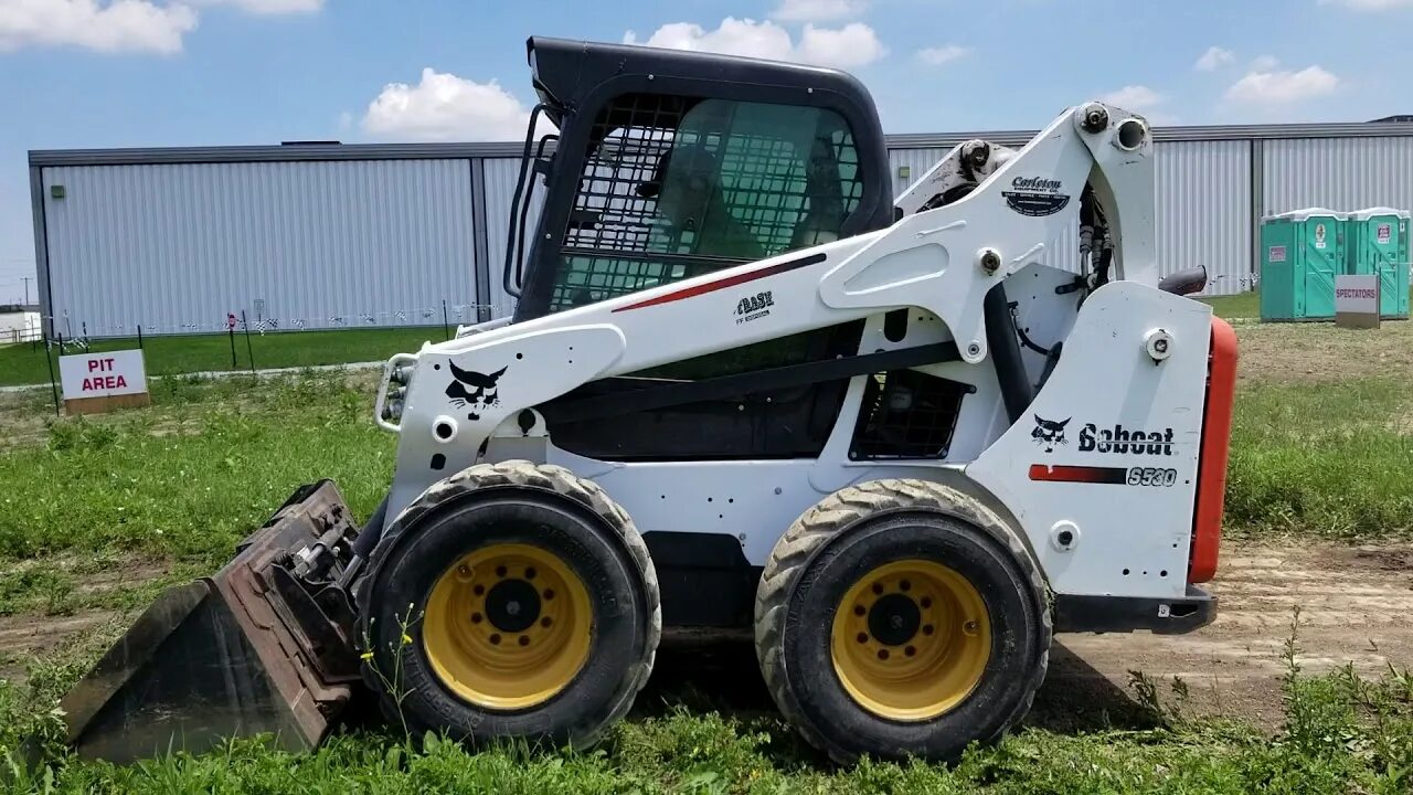 Bobcat 530. Бобкэт s530. Мини-погрузчик Bobcat s530. Бобкэт 530. Мини погрузчик Бобкэт s530.