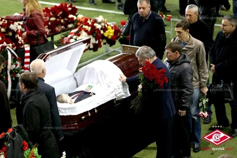 могила павла смеяна на хованском кладбище. фёдор добронравов дата смерти похороны. похороны федора добронравова. владимир басов похороны. похороны олега январского.